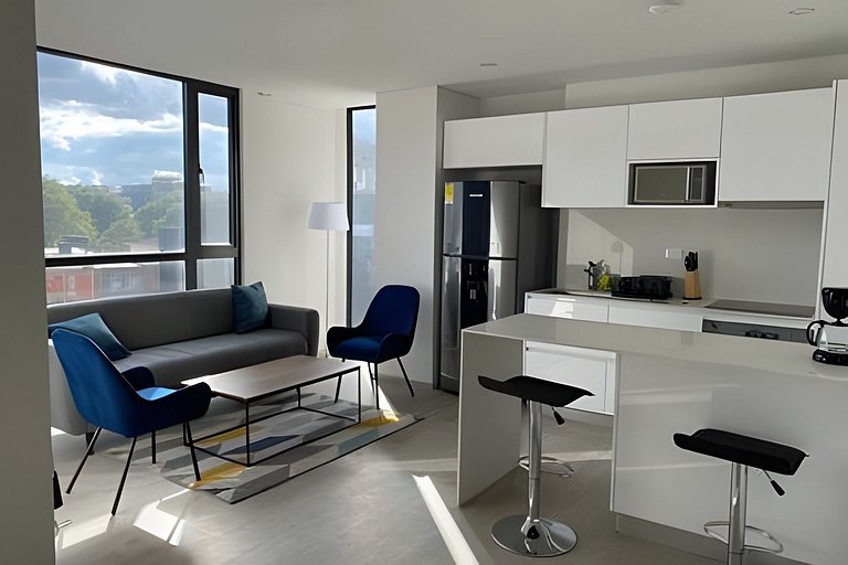 Espectacular y moderno apartamento cerca al Virrey