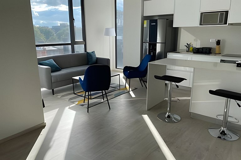 Espectacular y moderno apartamento cerca al Virrey