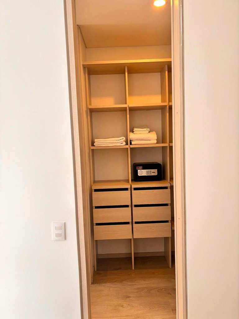 Espectacular y moderno apartamento cerca al Virrey