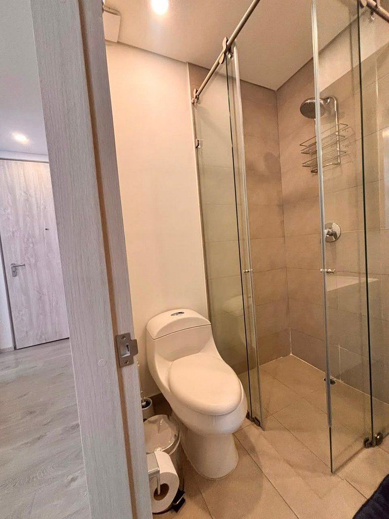 Espectacular y moderno apartamento cerca al Virrey